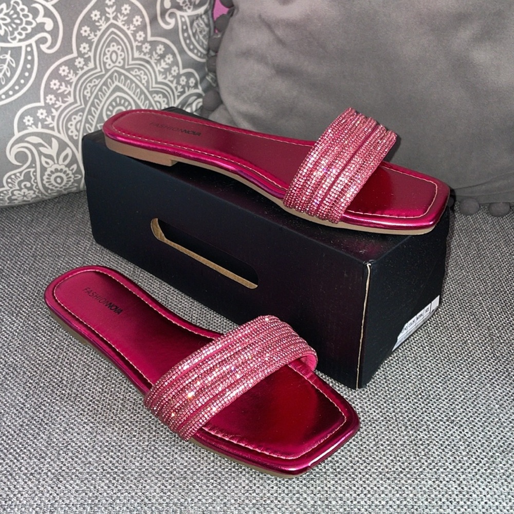 FN “Came Across You Flat Sandals” 💖
